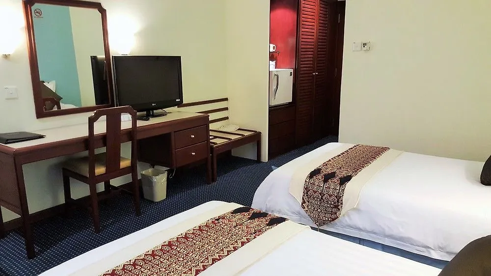 Hotel Shangri-La Kota Kinabalu 3*,
