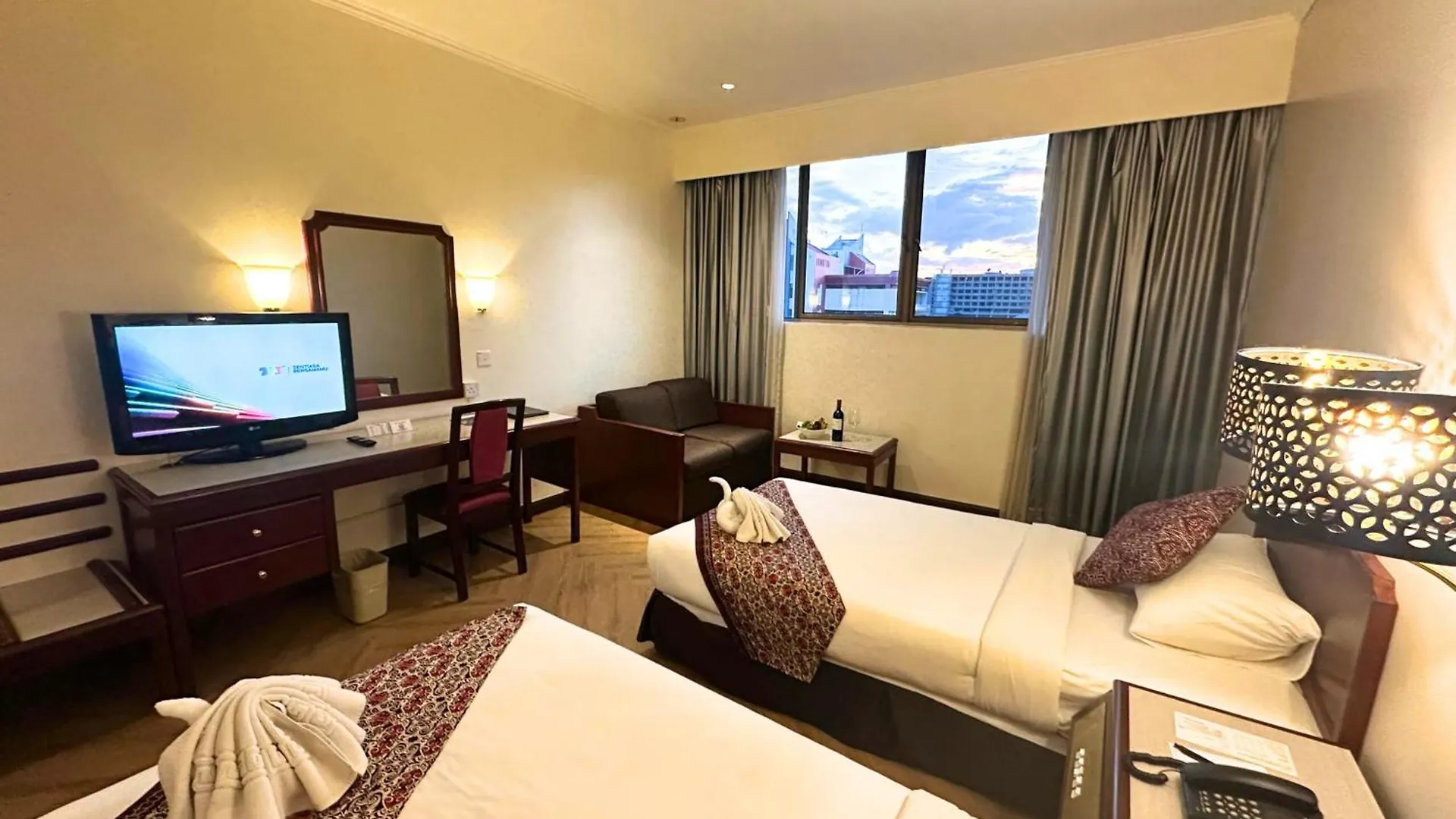 Hotel Shangri-La Kota Kinabalu 3*,